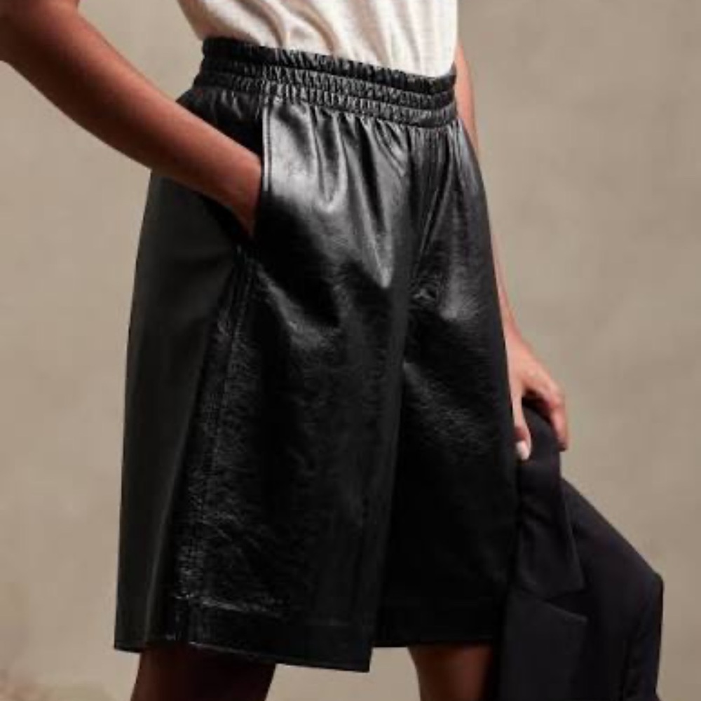 Banana Republic leather shorts brand new !